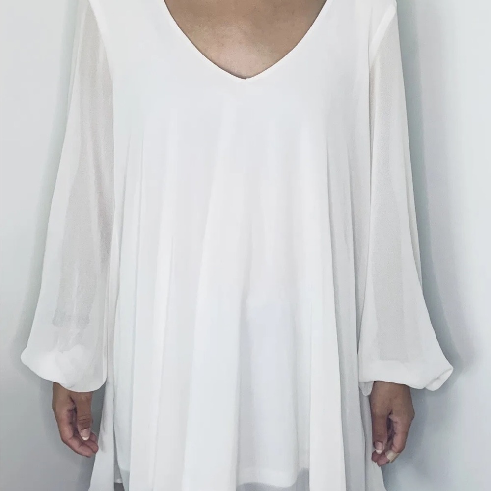 Show me your mumu Medium white long sleeve sheer v neck dress mini lined button